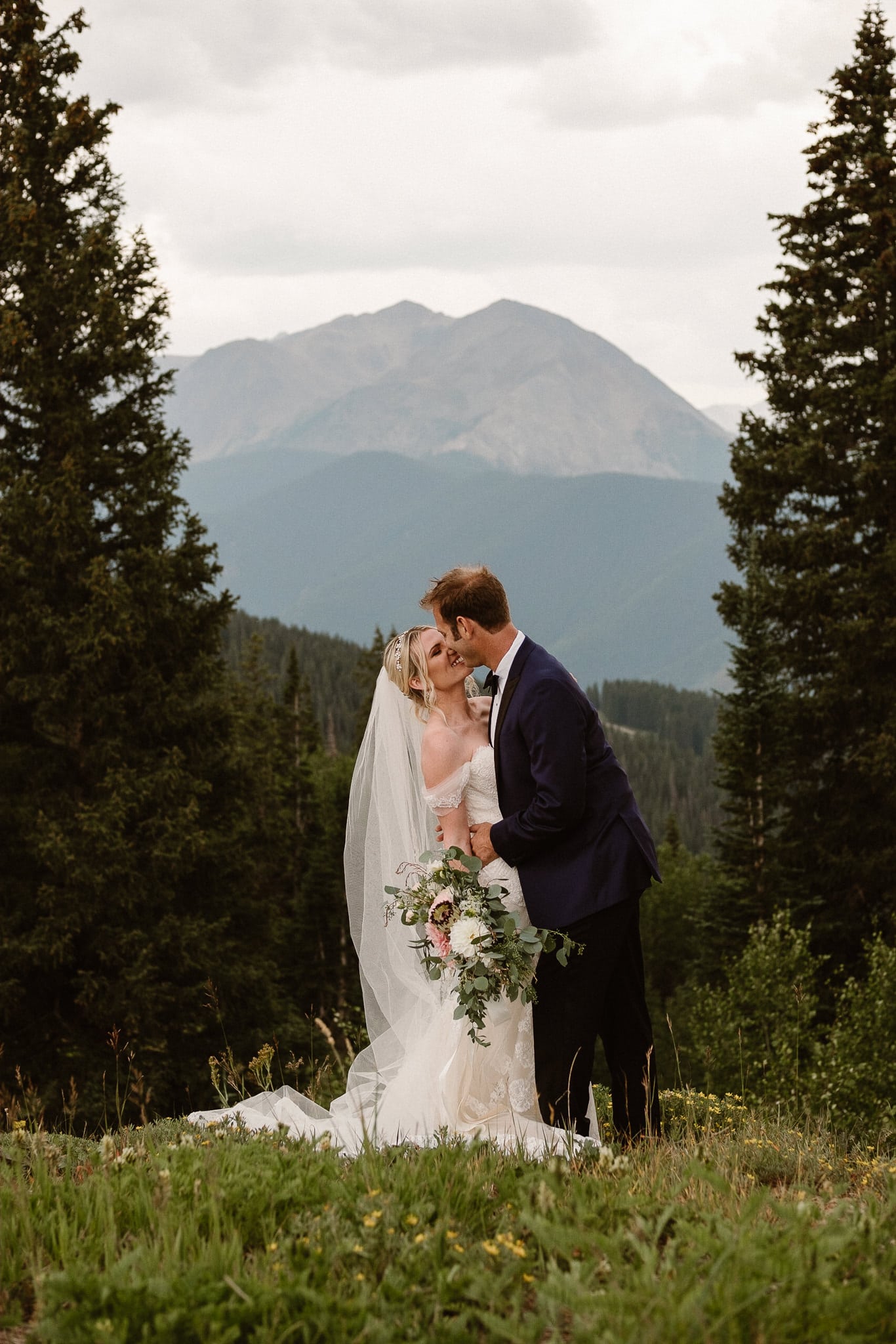 Aspen ranch wedding, Colorado mountain wedding photographer, Aspen luxury wedding, bride and groom portraits