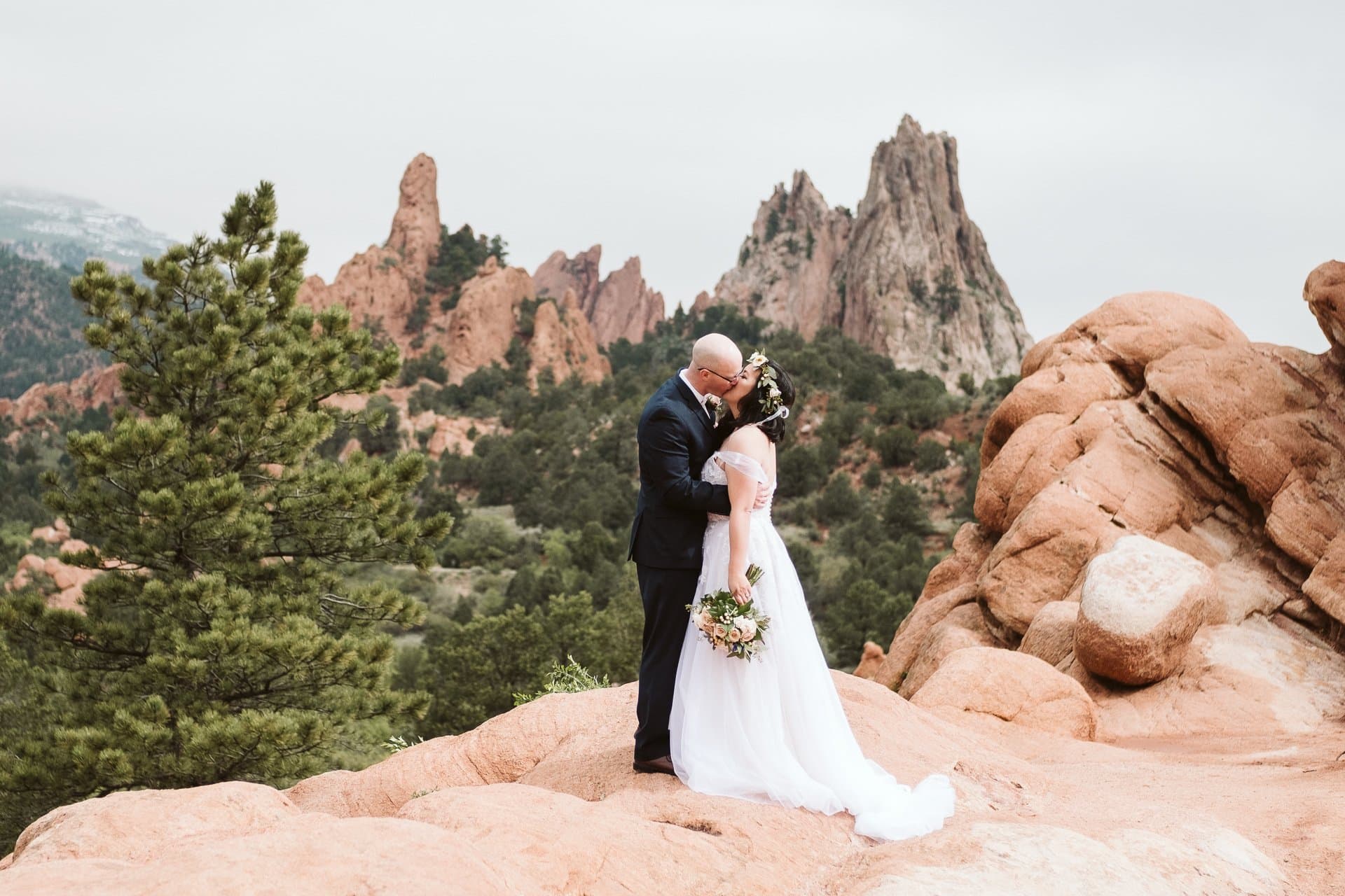 Garden of the Gods elopement in Colorado Sprigns
