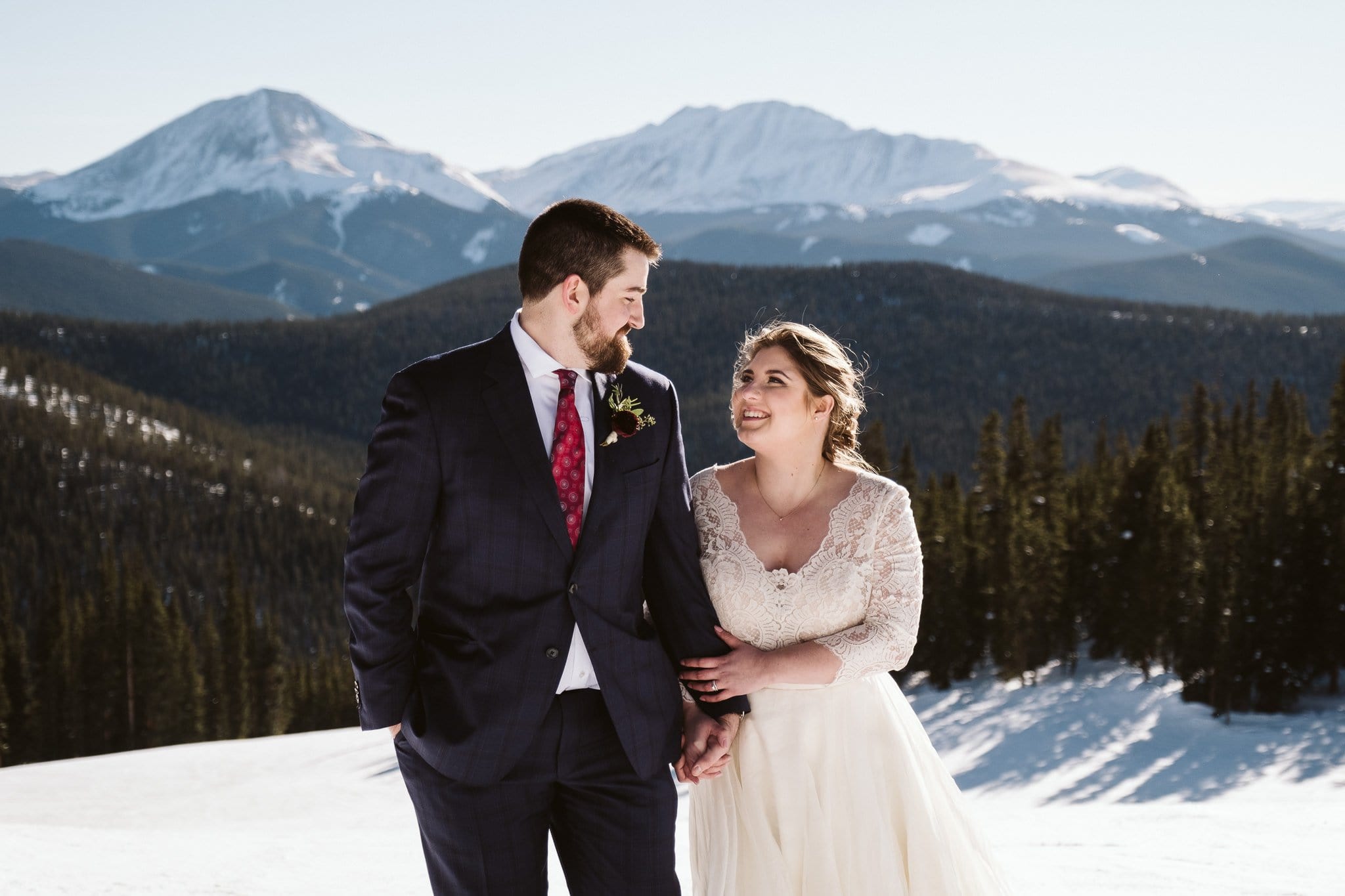 Bride and groom on the ski slopes at Keystone in Colroado.