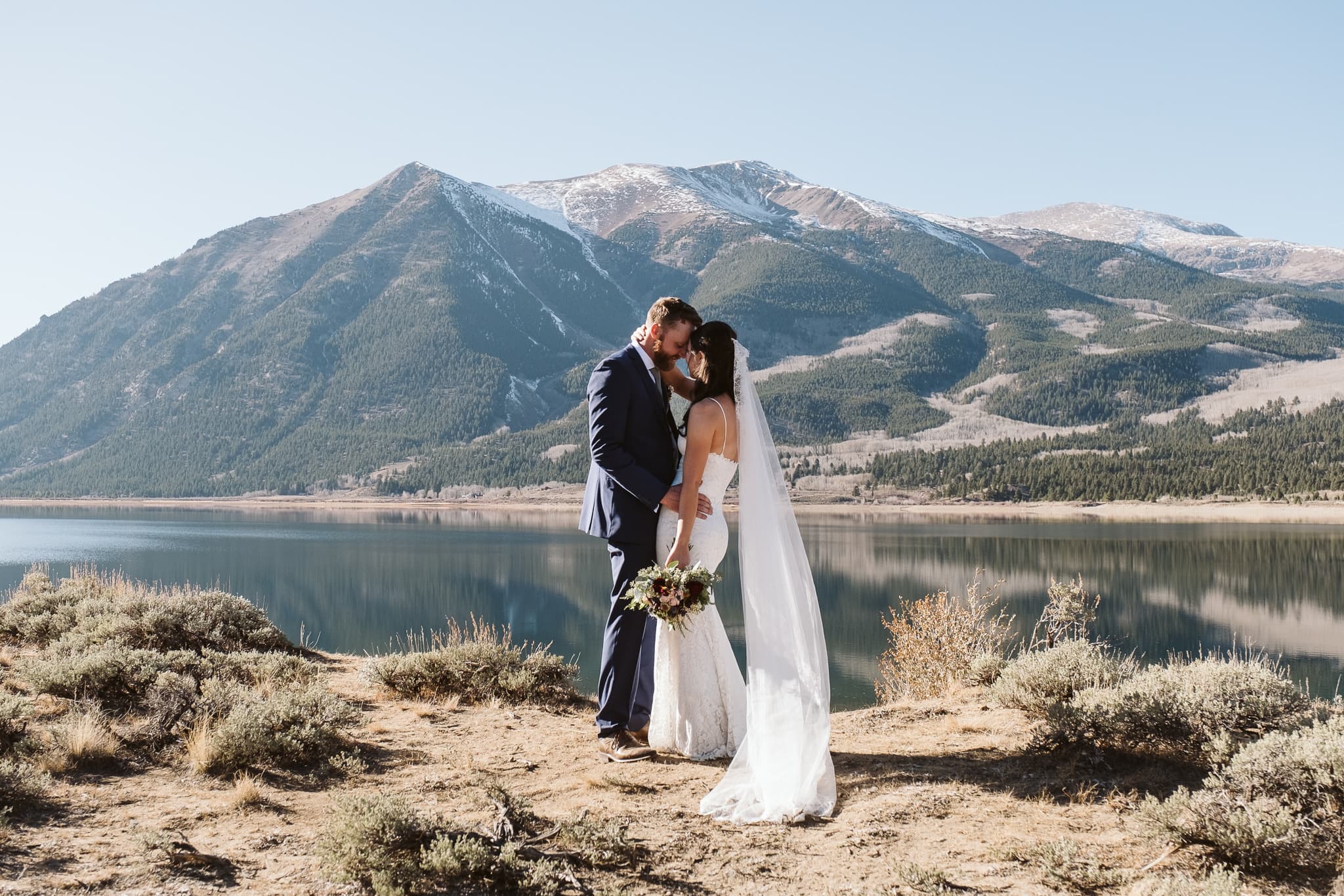 November elopement at Twin Lakes in Colorado