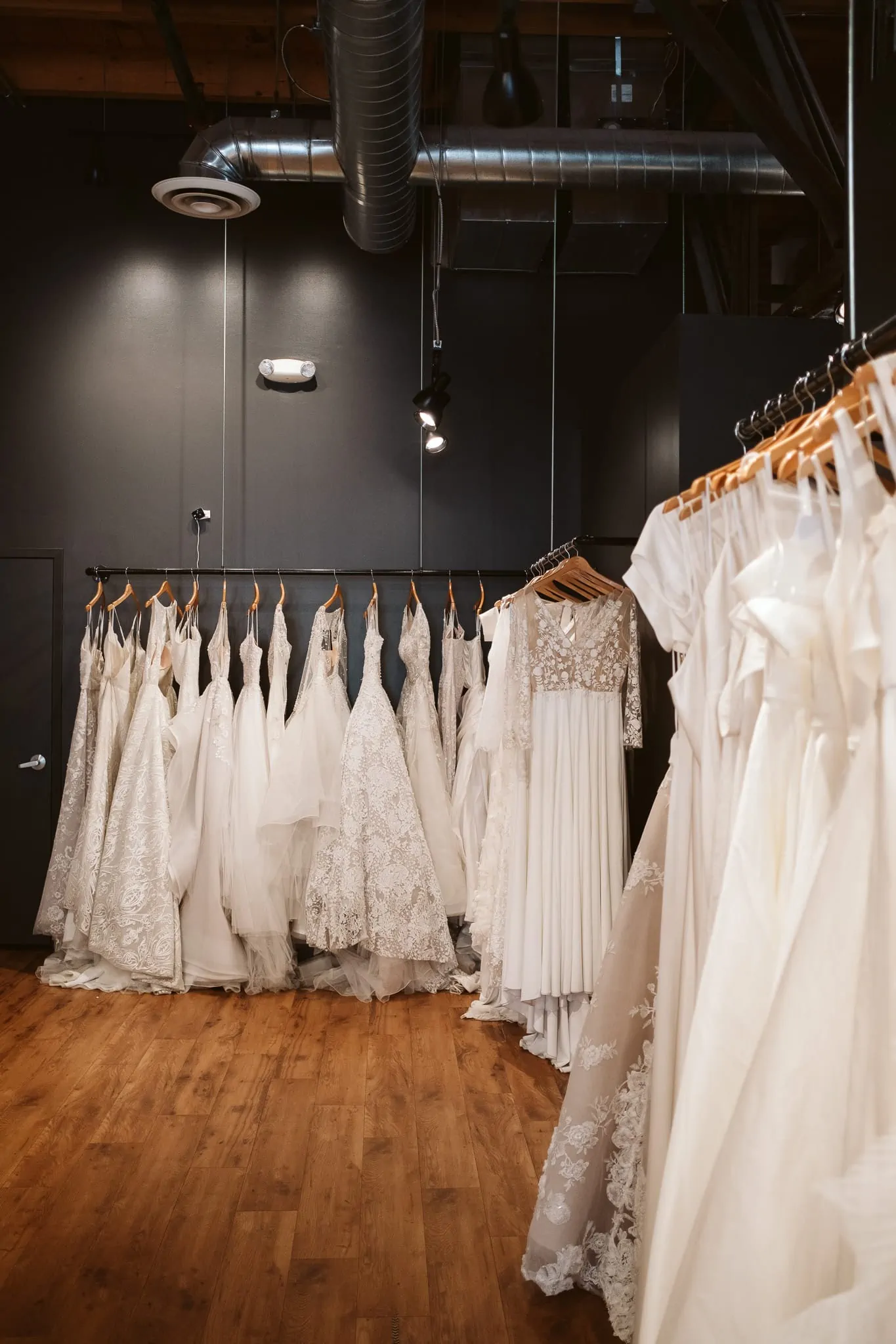 Modern + Artistic Styled Wedding Inspiration | Katherine Tash Gown｜anna bé  bridal boutique