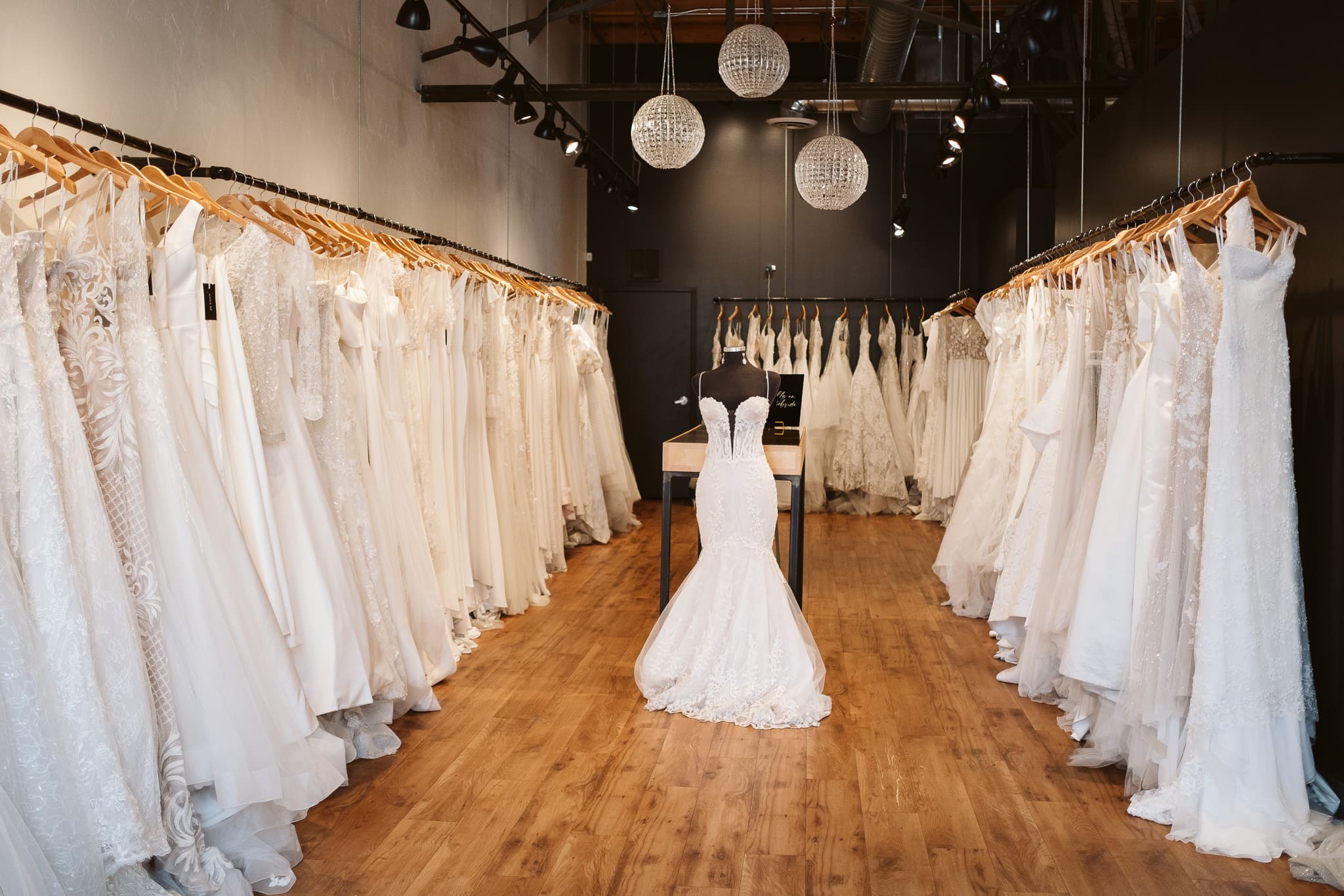 anna bé bridal boutique in Denver